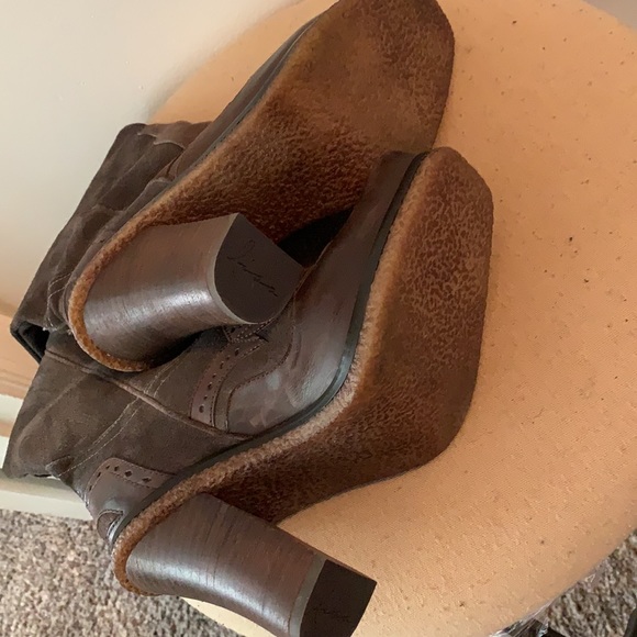 Lisa for Donald J Pliner knee boot. - Picture 2 of 6